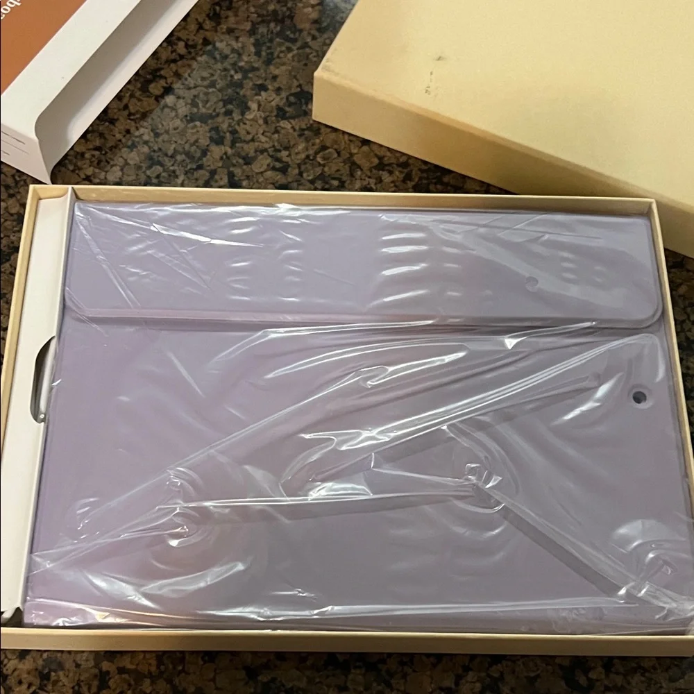 NWT Wireless Tablet Keyboard Case - lavender